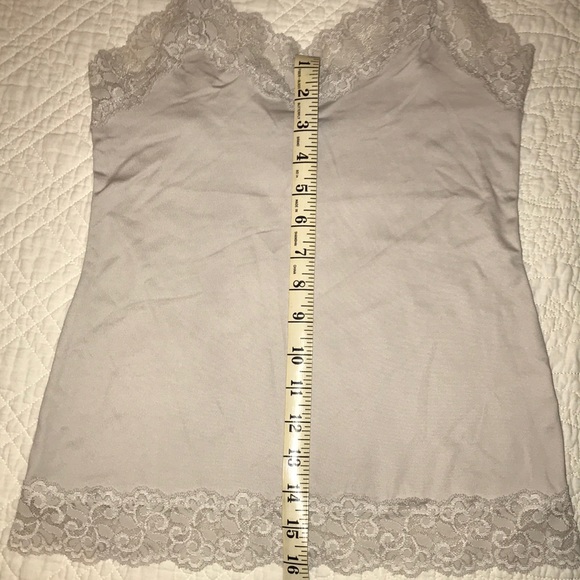 Ser of 4 camisoles in like new condition 👌🏻✨ - Picture 6 of 7